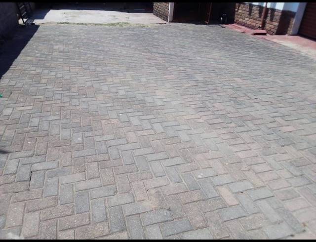 3 BEDROOM HOUSE FOR SALE IN NKOWANKOWA